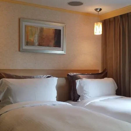 The Moon Hotel-3